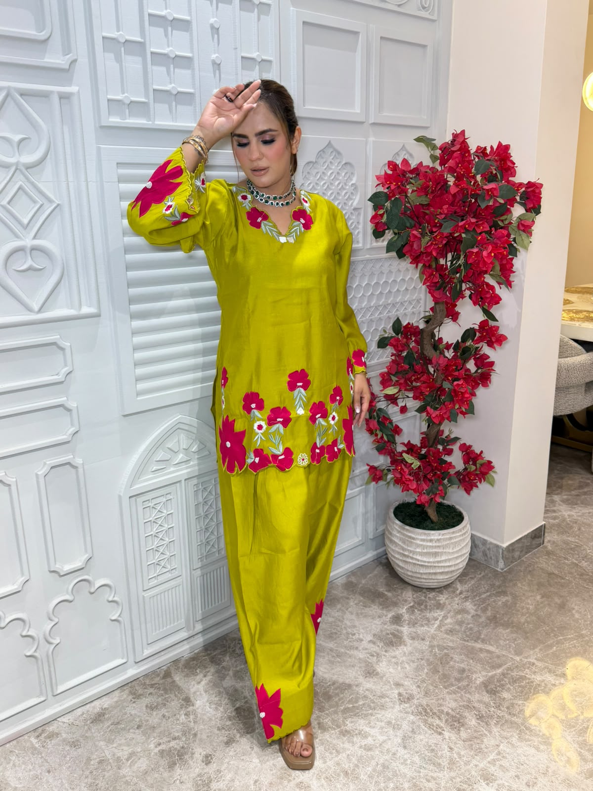 Beautiful V-neck Suit PC3310