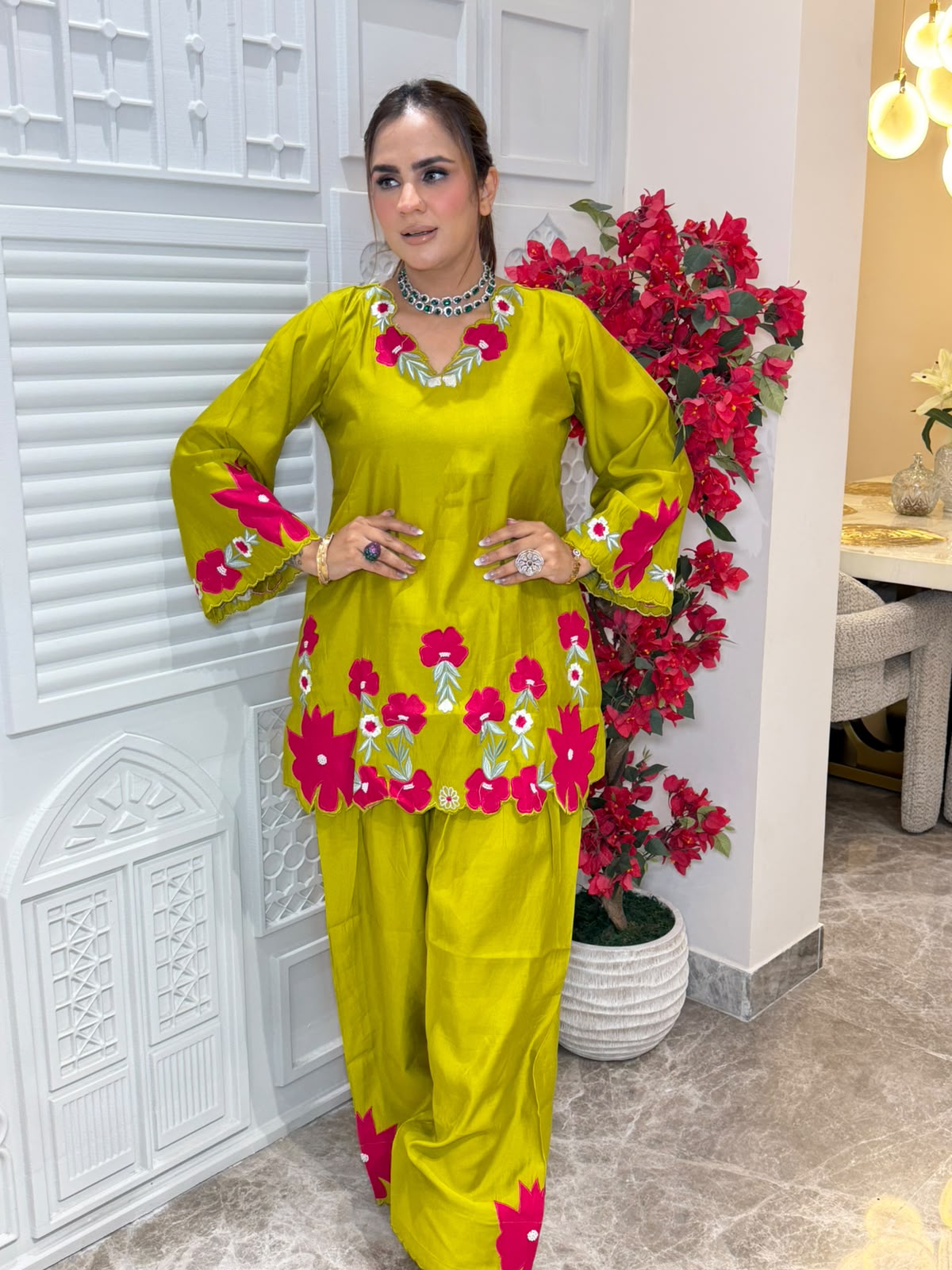 Beautiful V-neck Suit PC3310