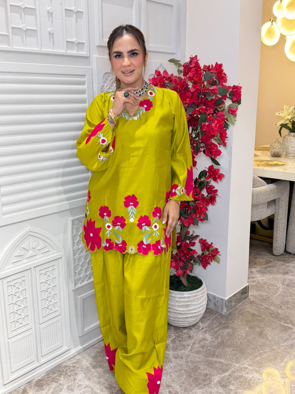 Beautiful V-neck Suit PC3310