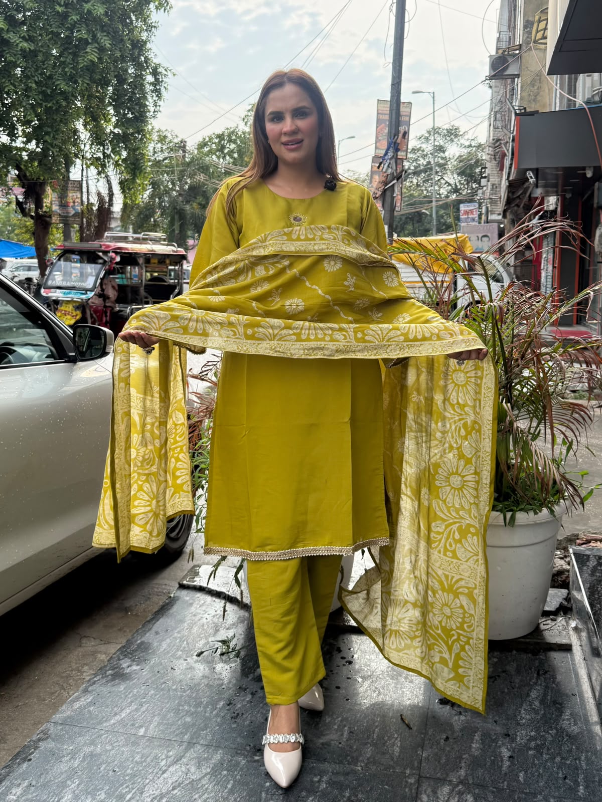 Elegant Suit With Lace Work PC3405