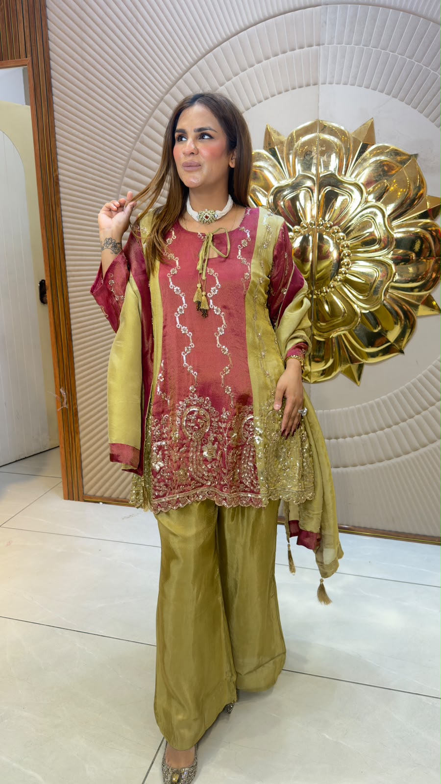 Elegant ethnic suit a peach-to-gold or dual-toned embroidered tunic kurta set  pc3319