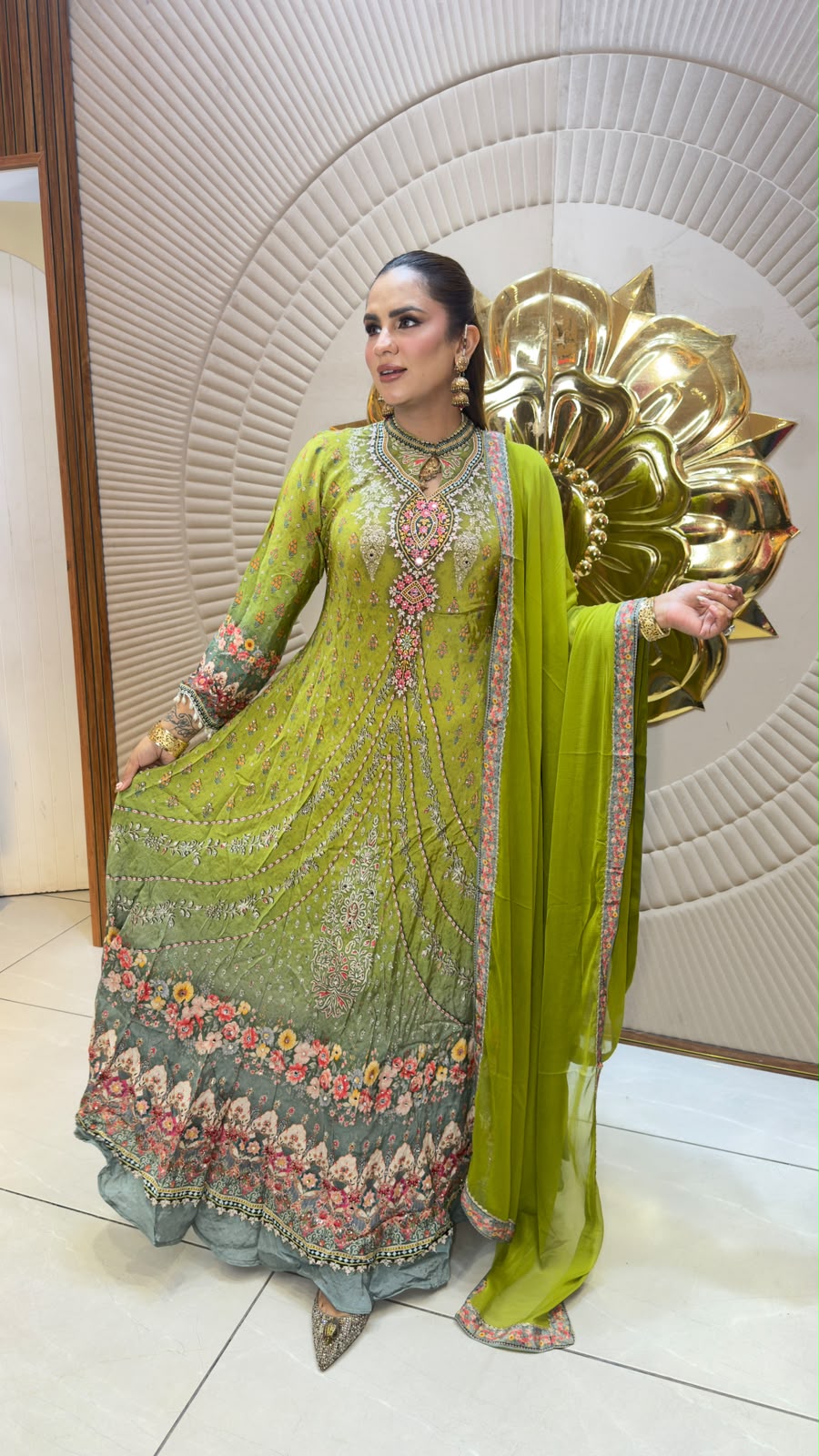 Beautiful floor-length Anarkali suit set pc3326