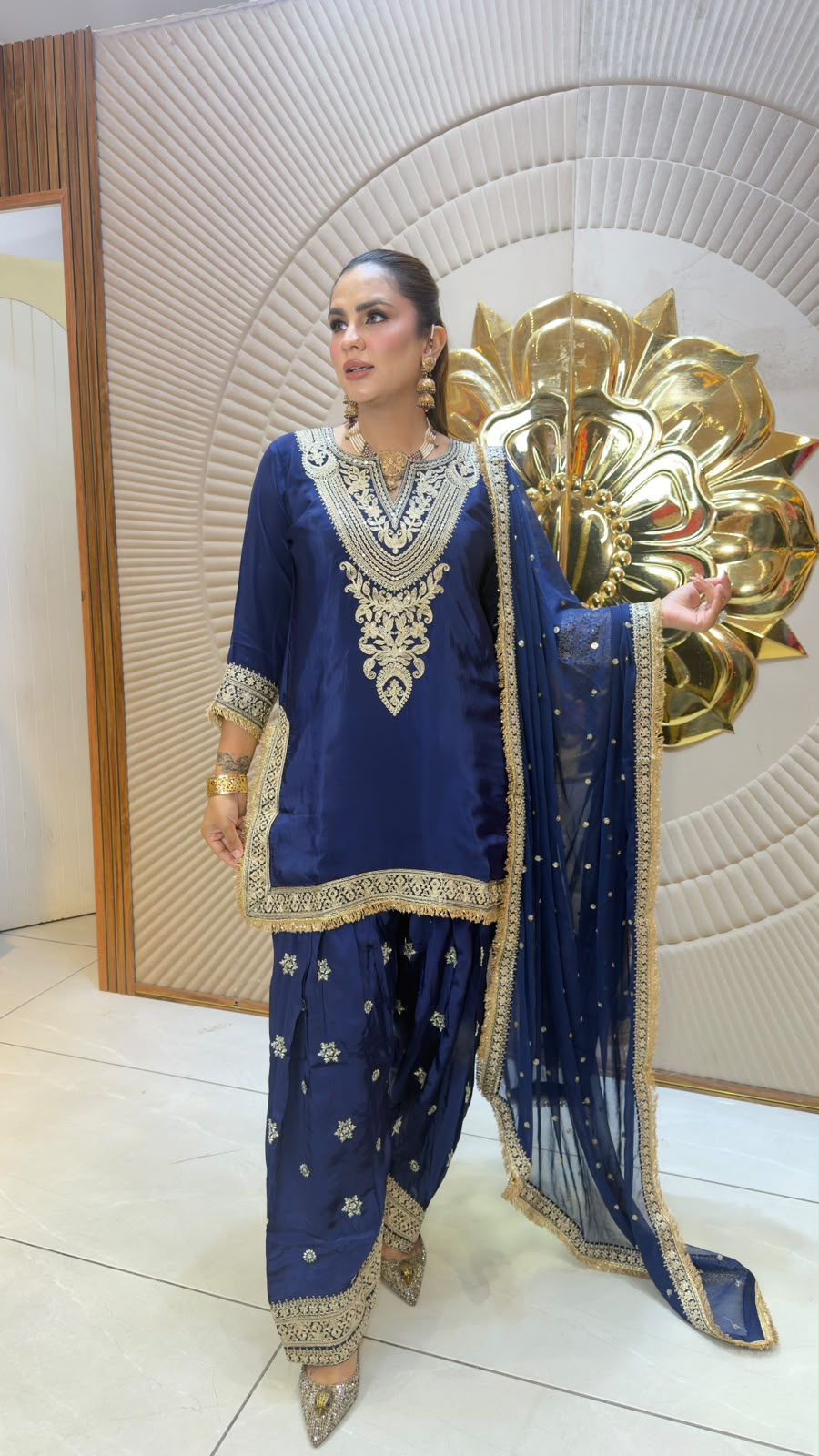 Beautiful royal blue ethnic suit set featuring a short kurta set pc3331