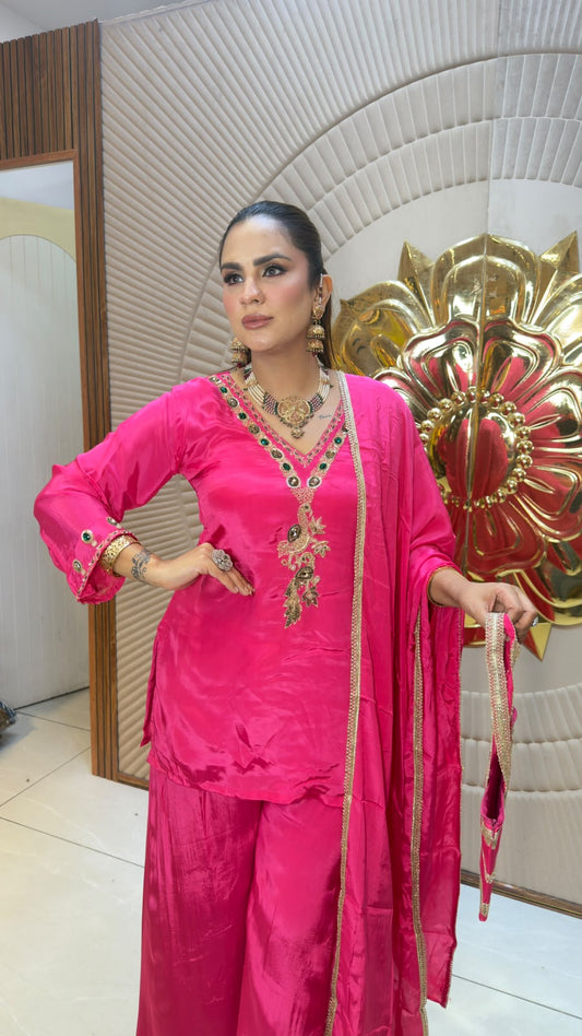 Beautiful fuchsia embroidered kurta set pc3335