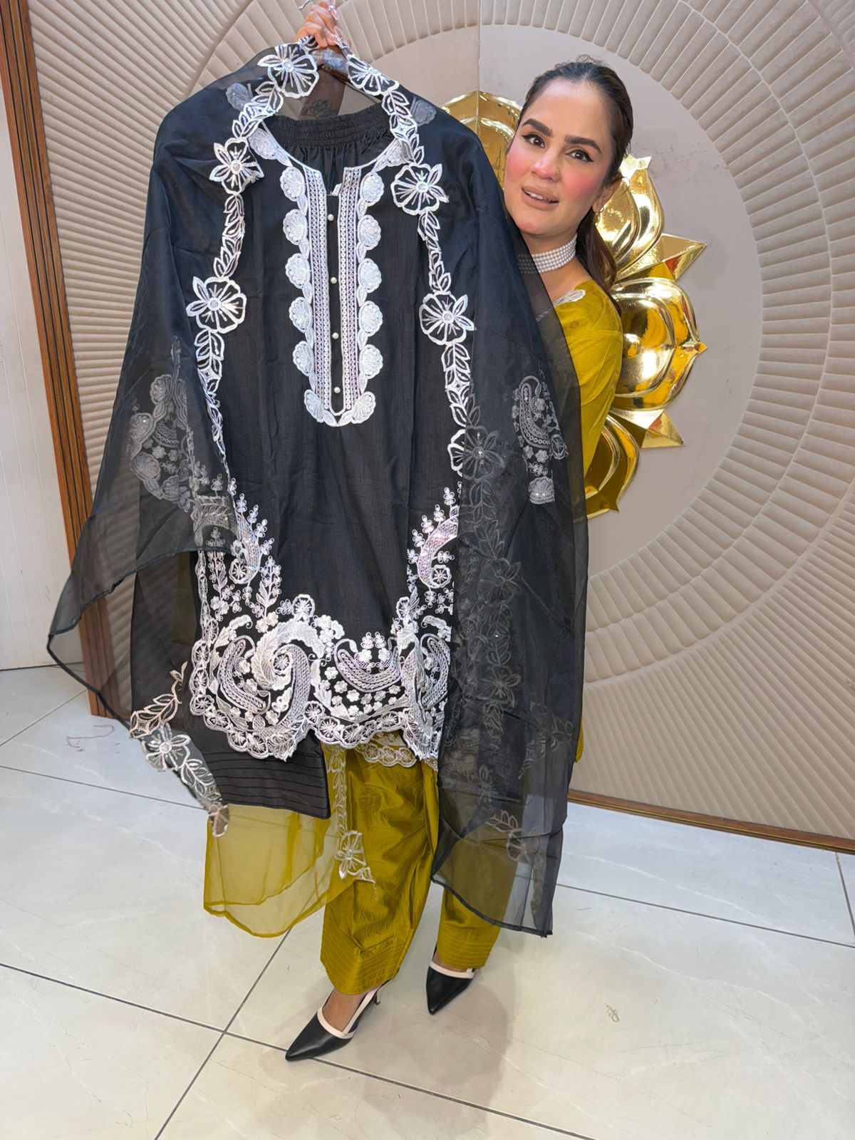 Elegant Suit With Net Dupatta PC2715