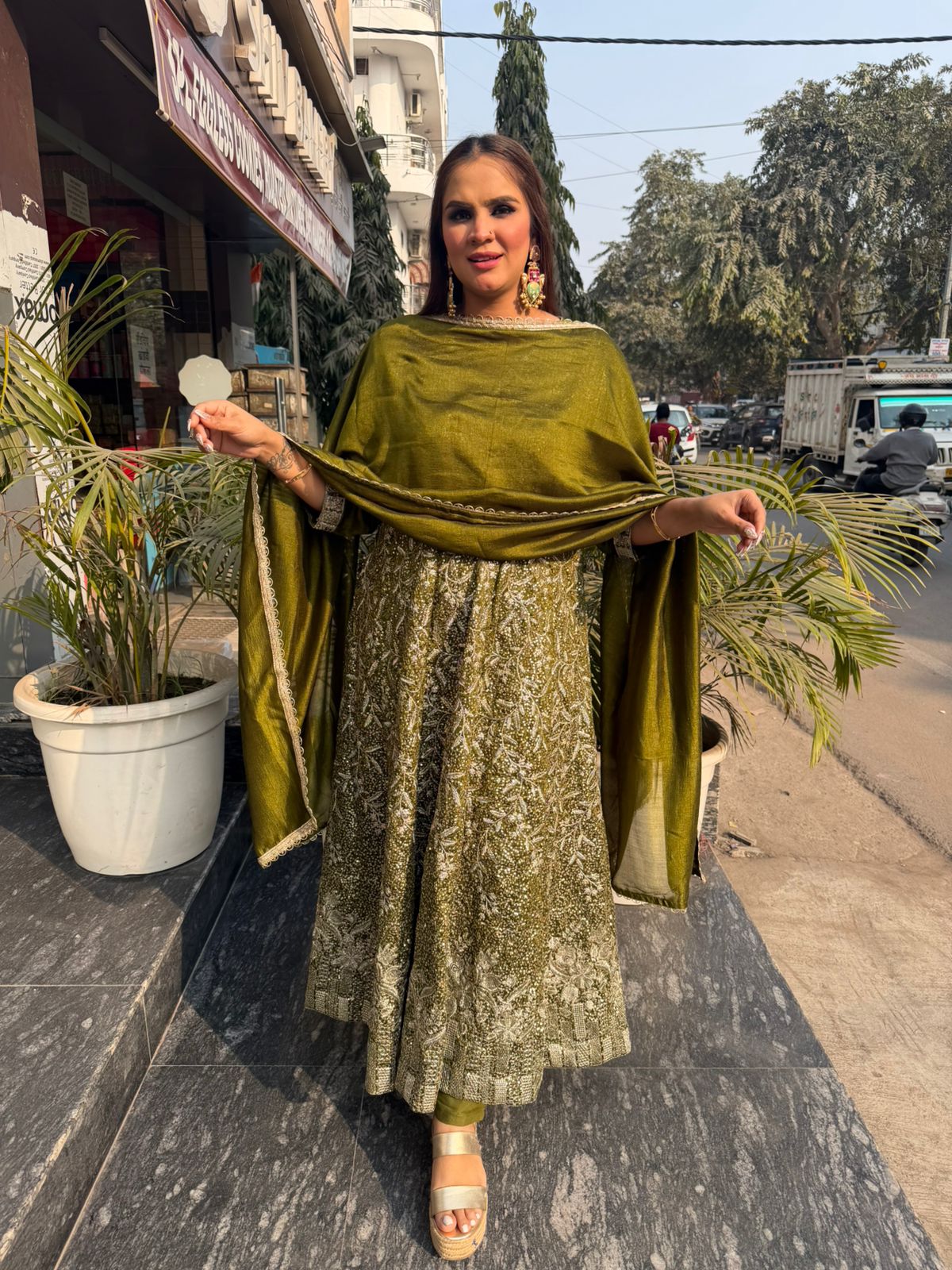 Elegant Threadwork  Design Suit PC2548