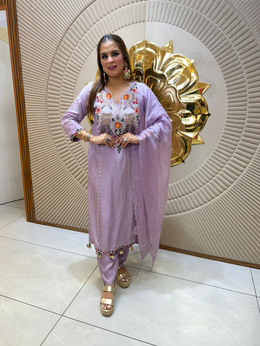 Beautiful Flower Design Suit PC2549