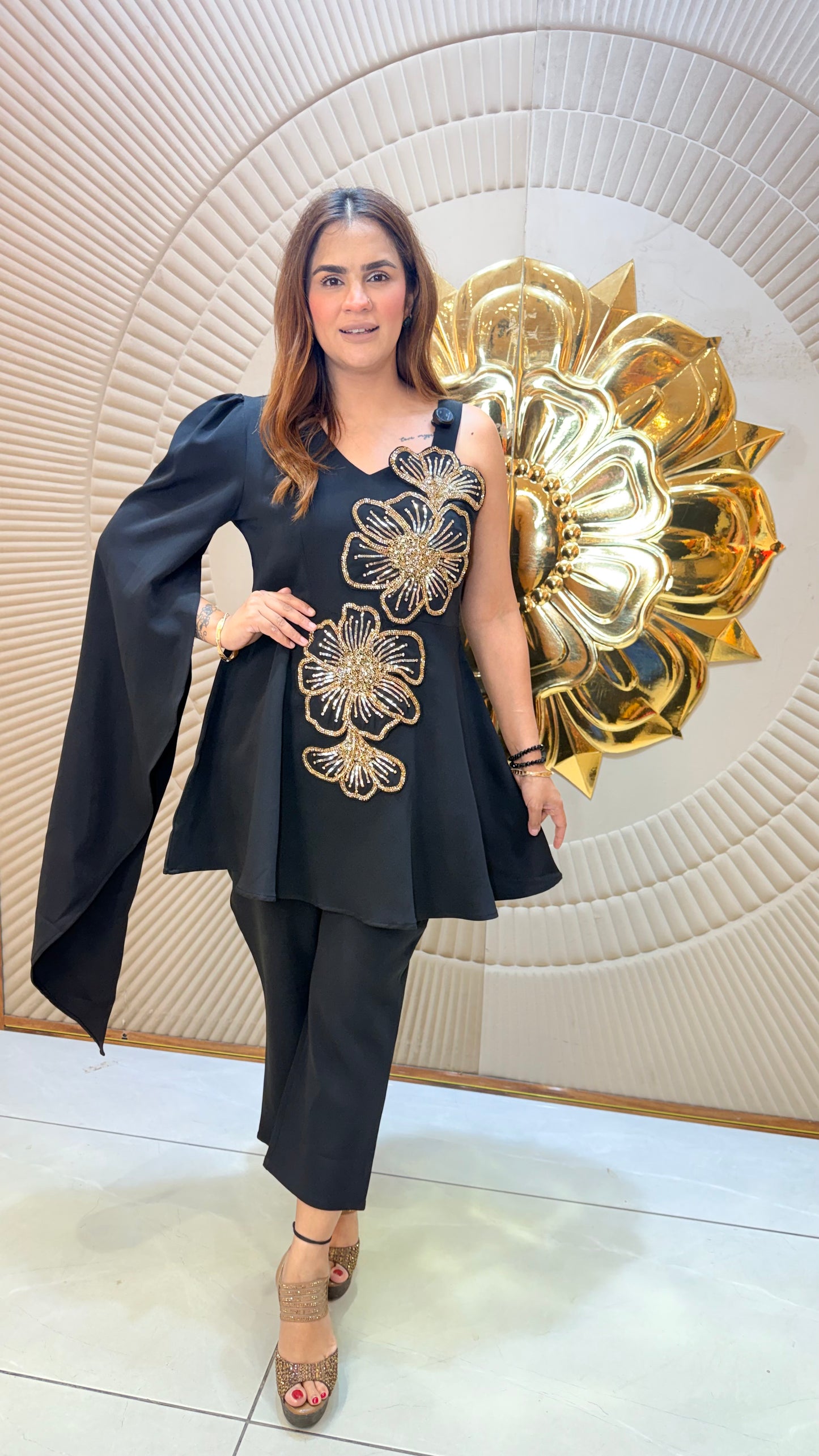 Beutiful elegant partywear banana crape cordset pc3625