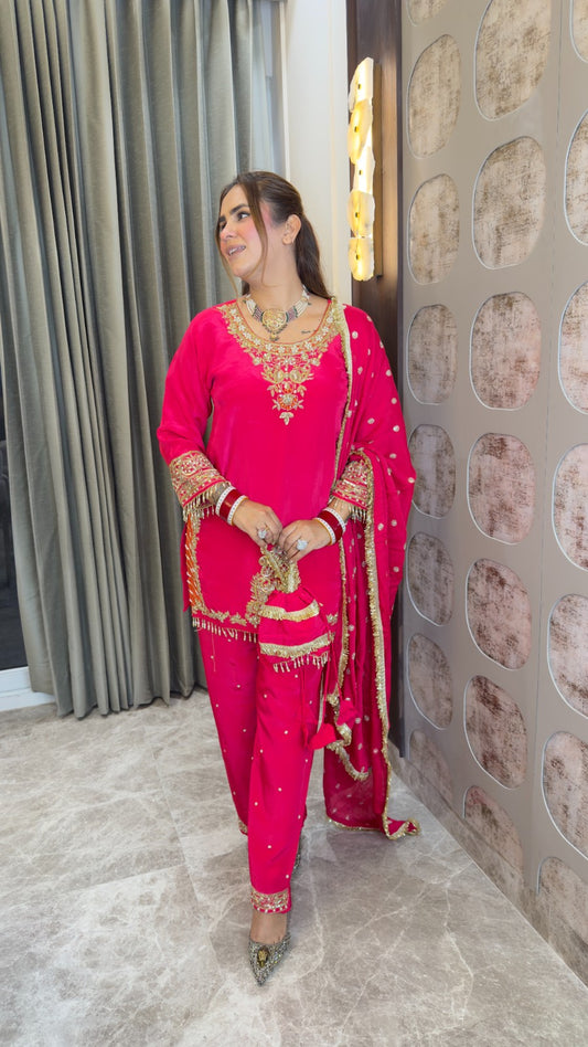 Beutiful elegant partywear suit with potli pc3356