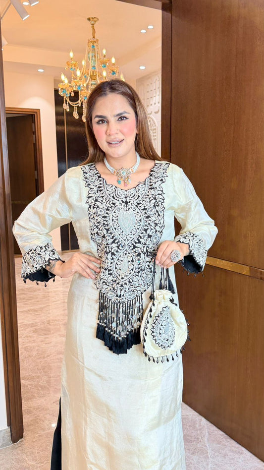Beautiful elegant partywear kareena style with potli pc3592