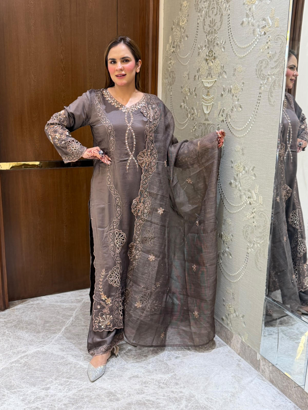 Beutiful elegant suit pc3144