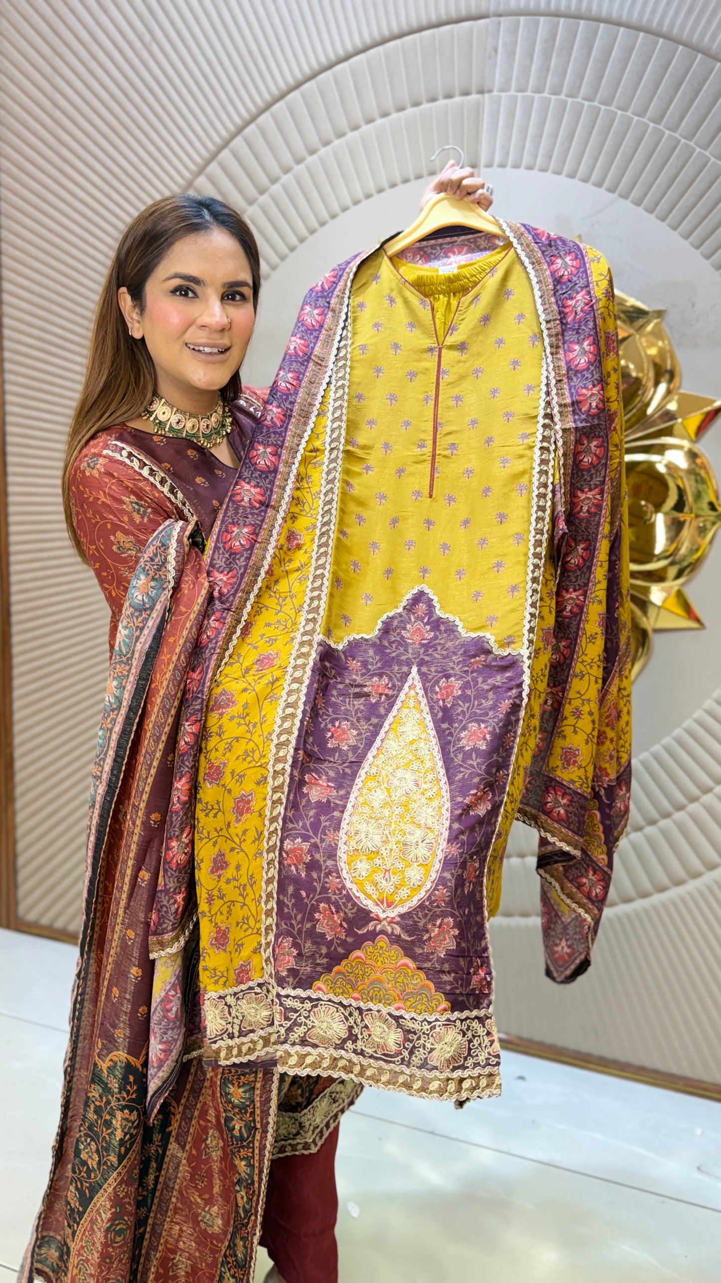 Beutiful elegant suit pc3657