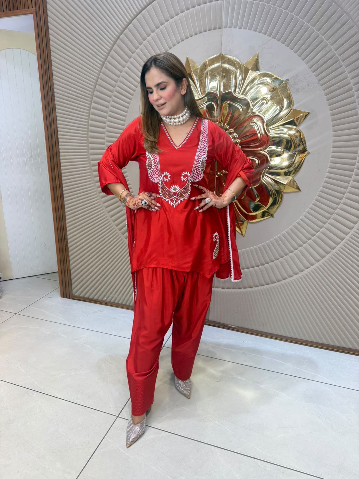 Beutiful elegant partywear suit pc3129