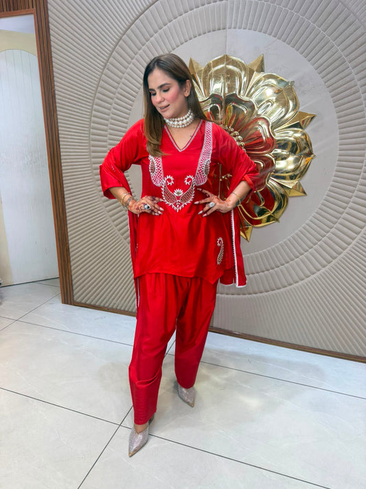 Beutiful elegant partywear suit pc3129