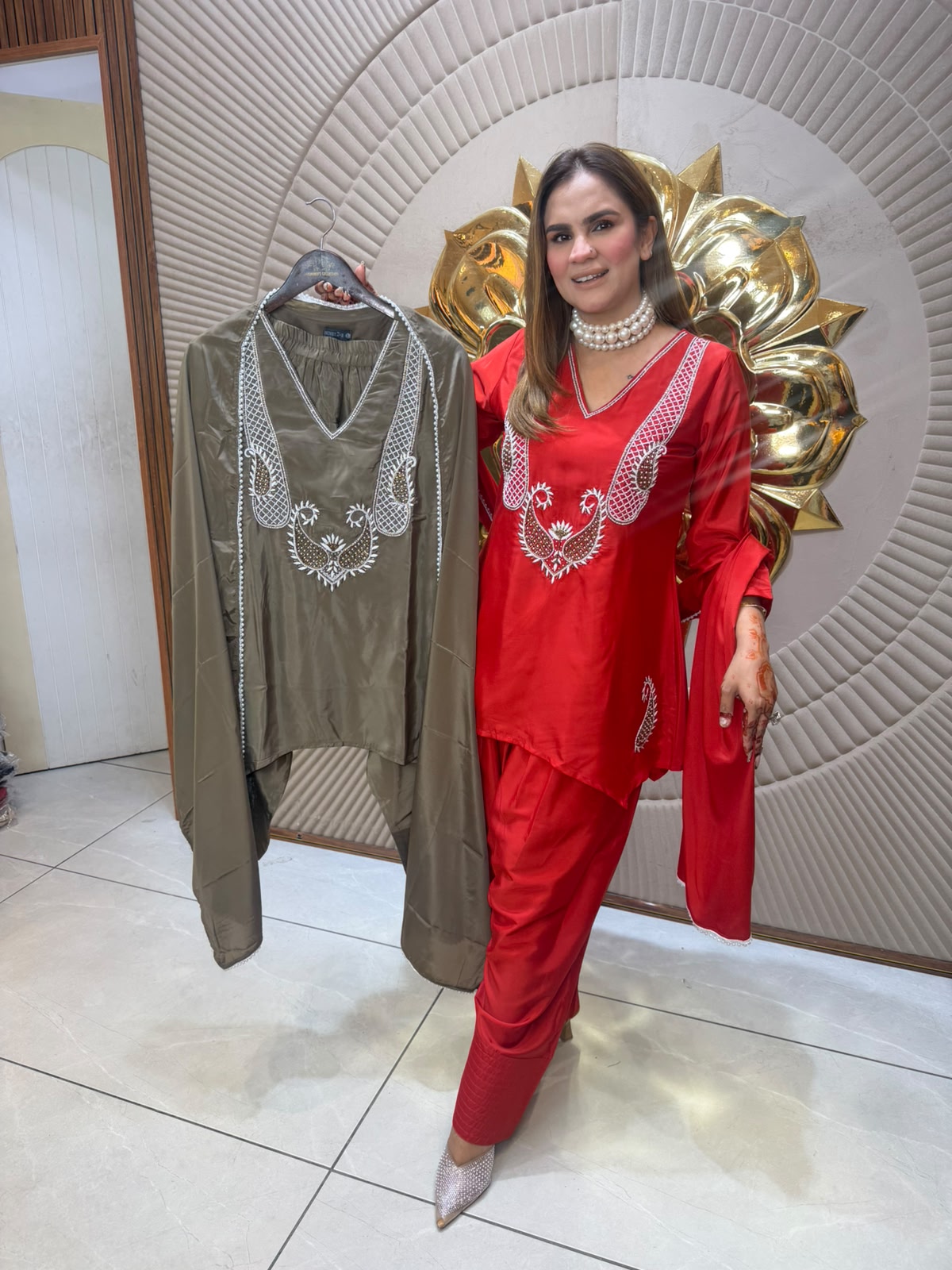 Beutiful elegant partywear suit pc3129