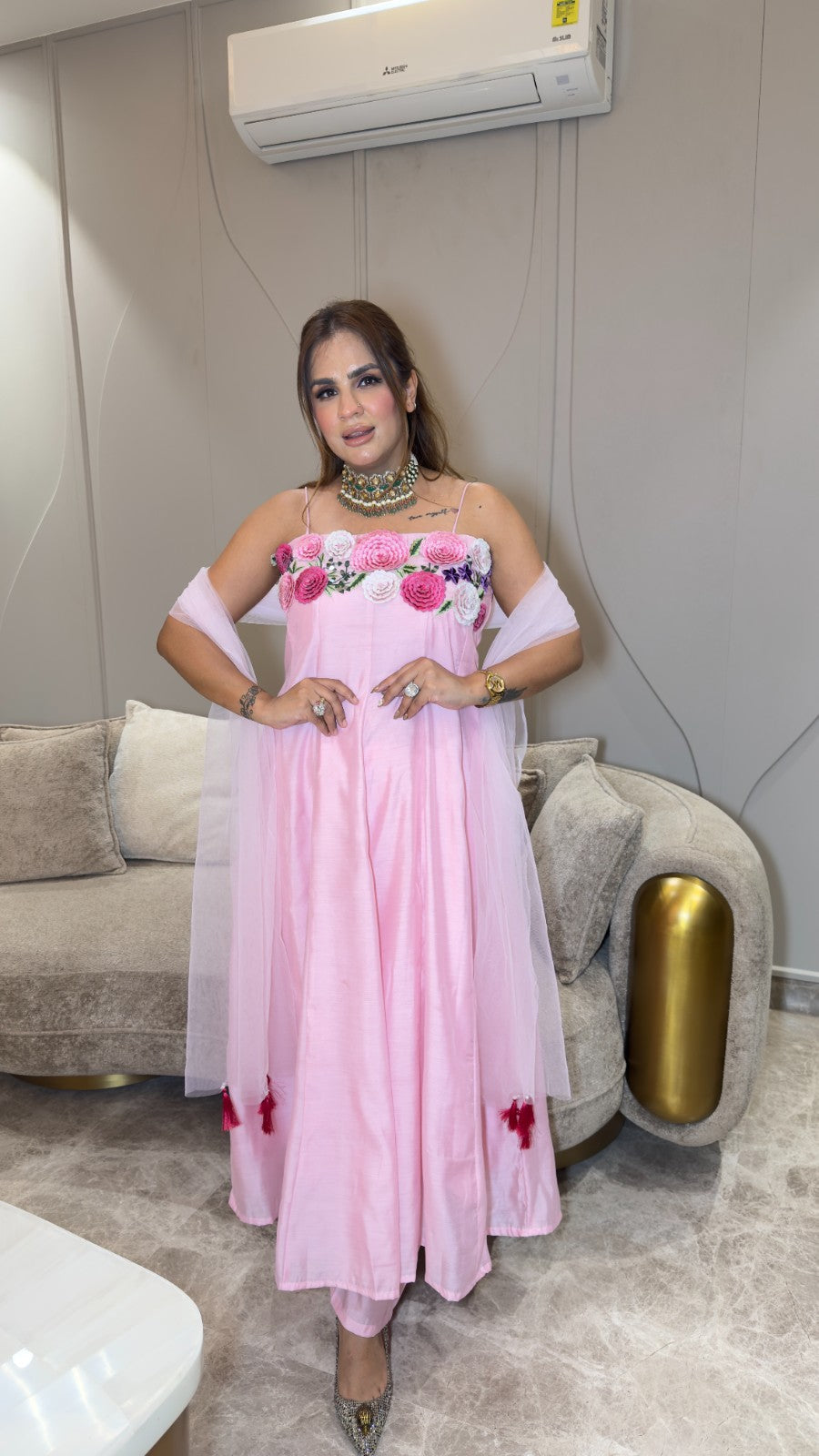 Beutiful elegant cut sleves suit pc3348
