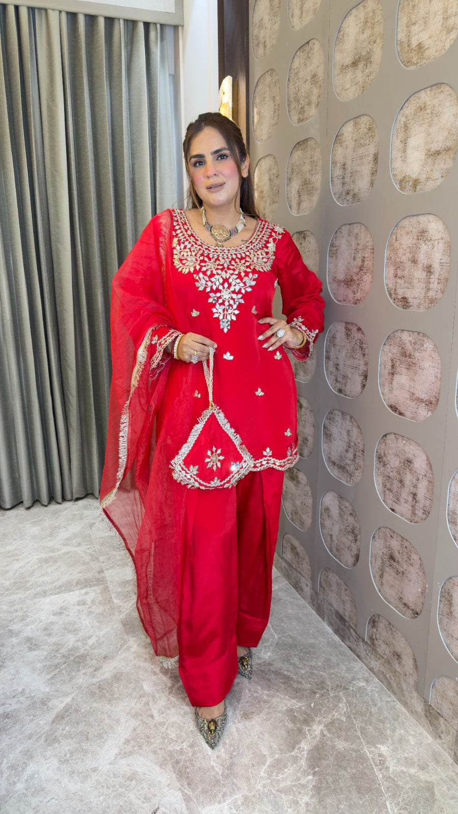 Beutiful elegant paetyweae suit pc3358