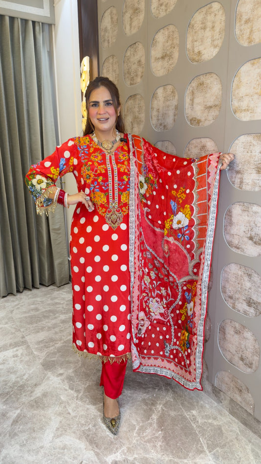 Beutiful elegant polka dot suit pc3360