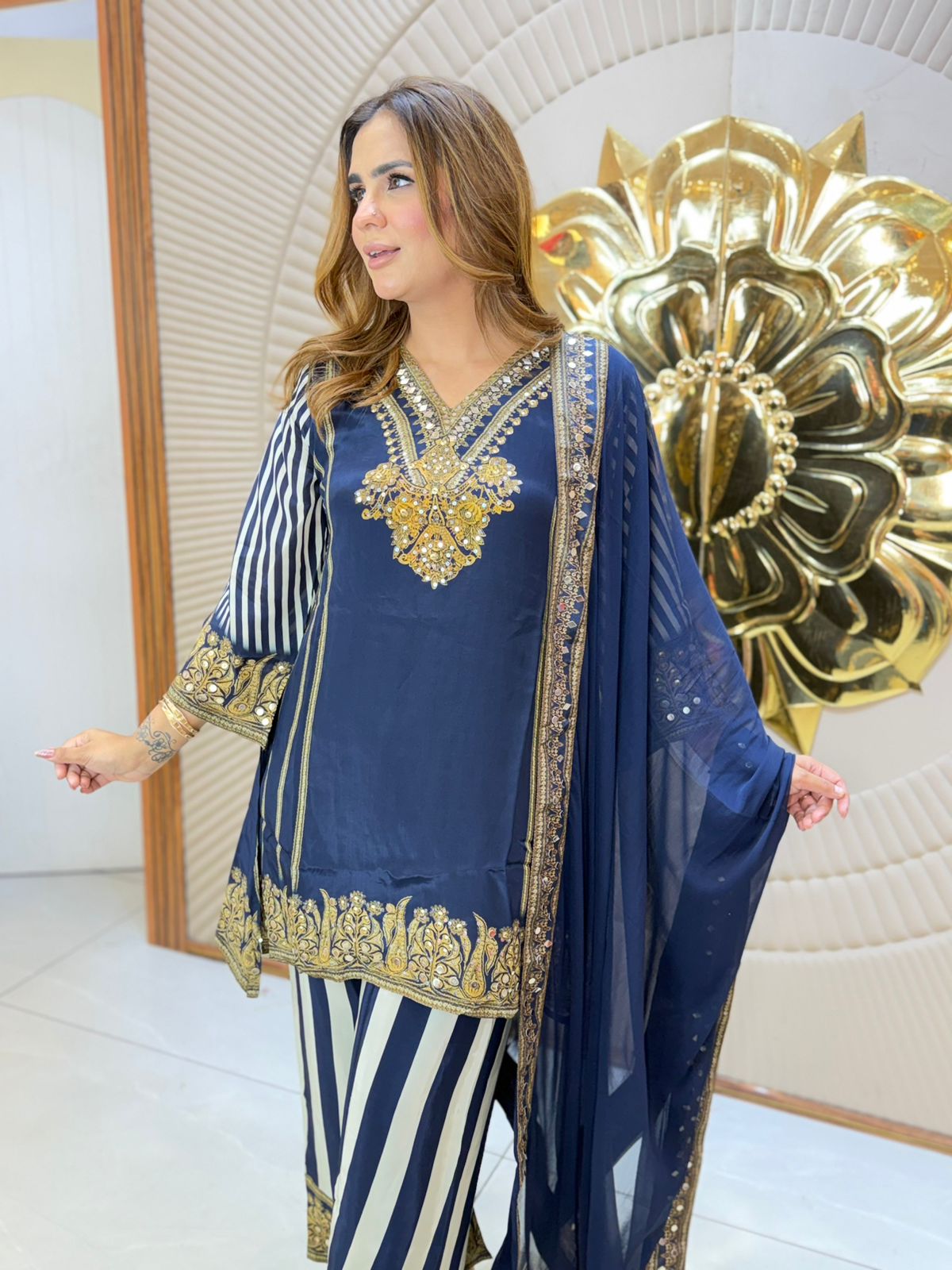Beutiful elegant partywear suit pc8189
