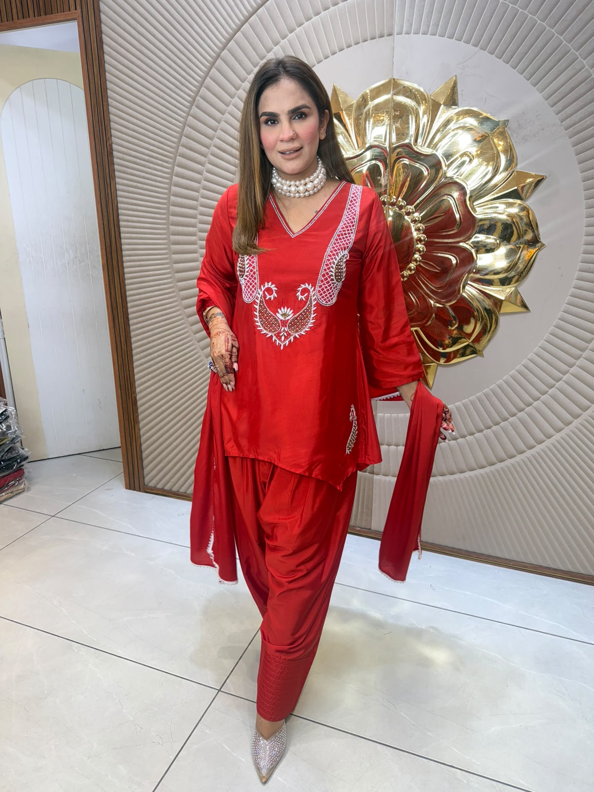 Beutiful elegant partywear suit pc3129