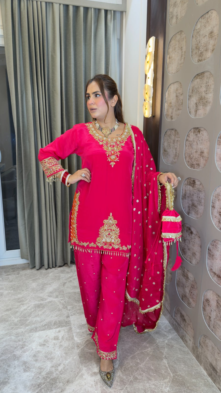 Beutiful elegant partywear suit with potli pc3356