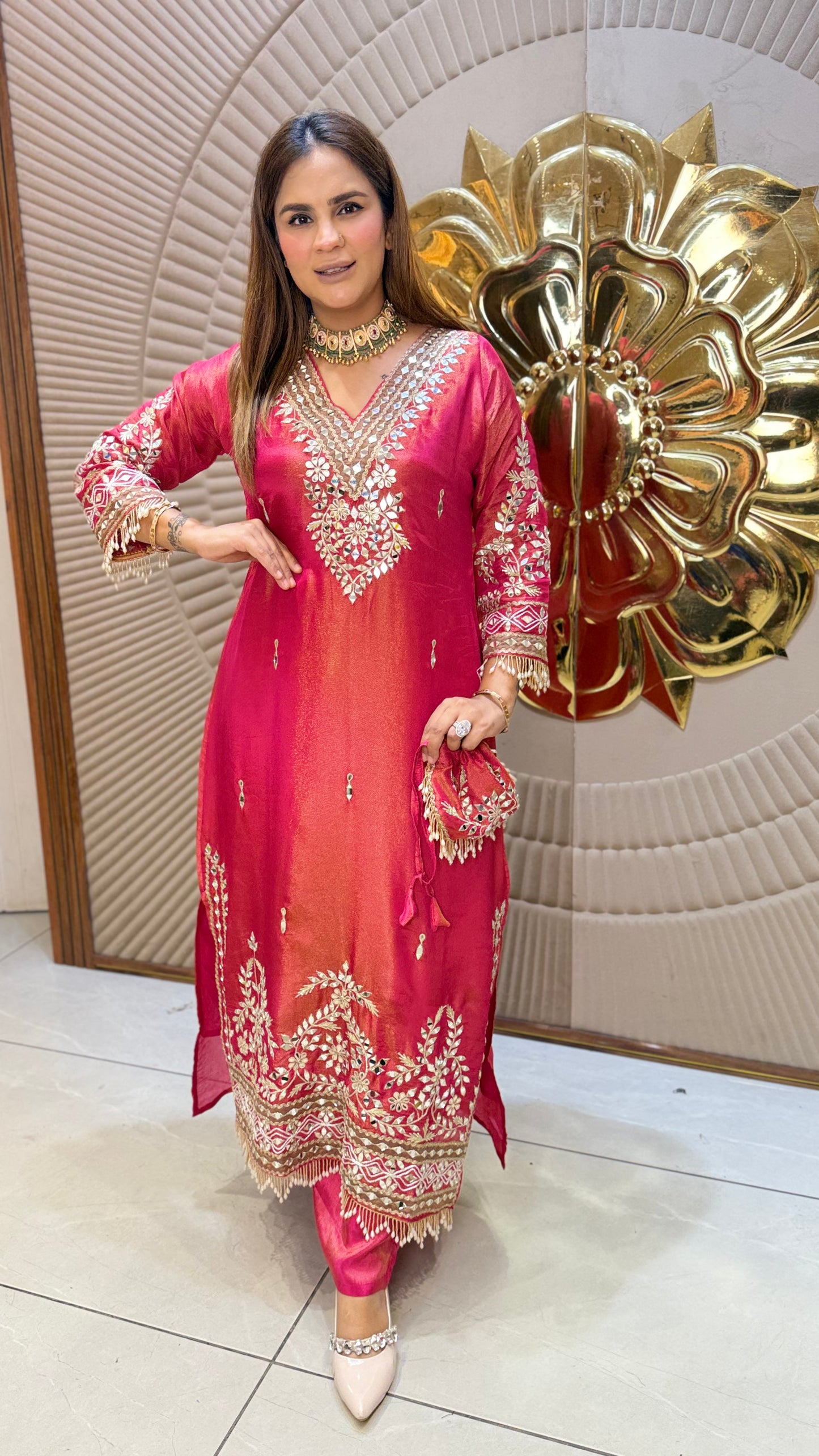 Beutiful elegant paetywear kaftan with potli pc3654