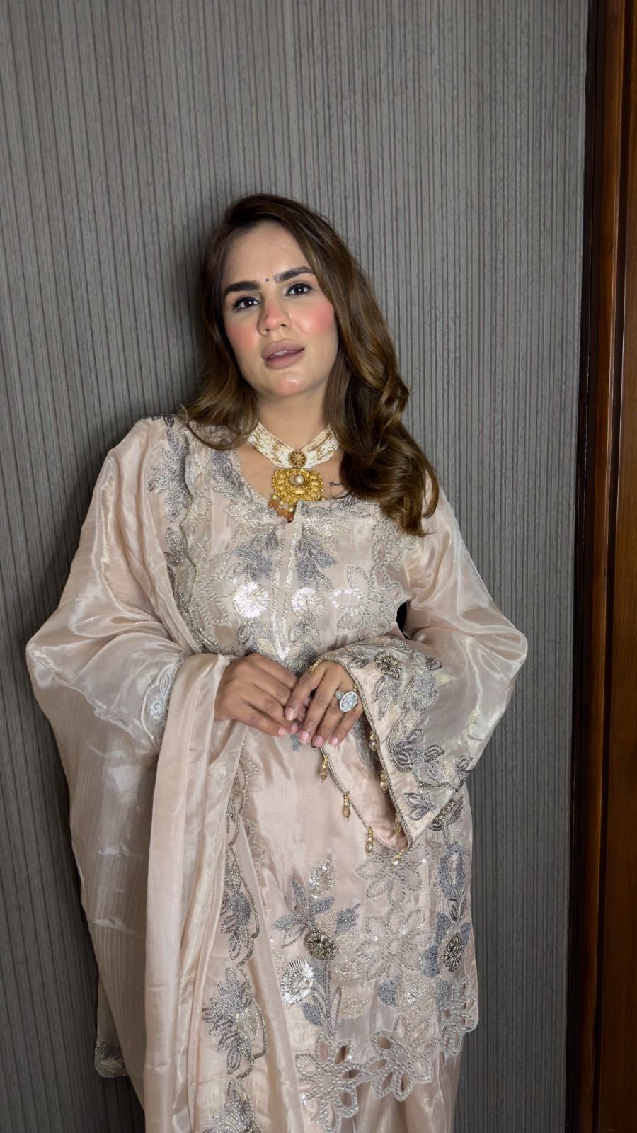 Beutiful elegant suit pc3744