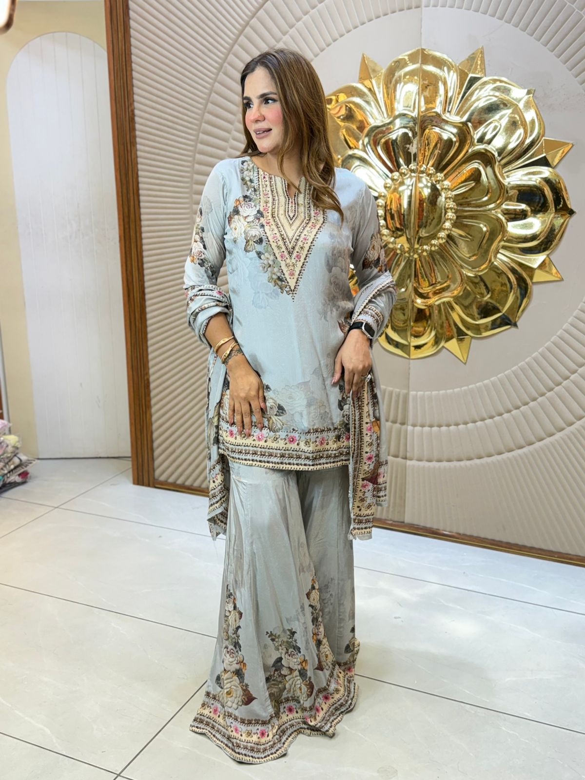 Beutiful elegant suit pc8187